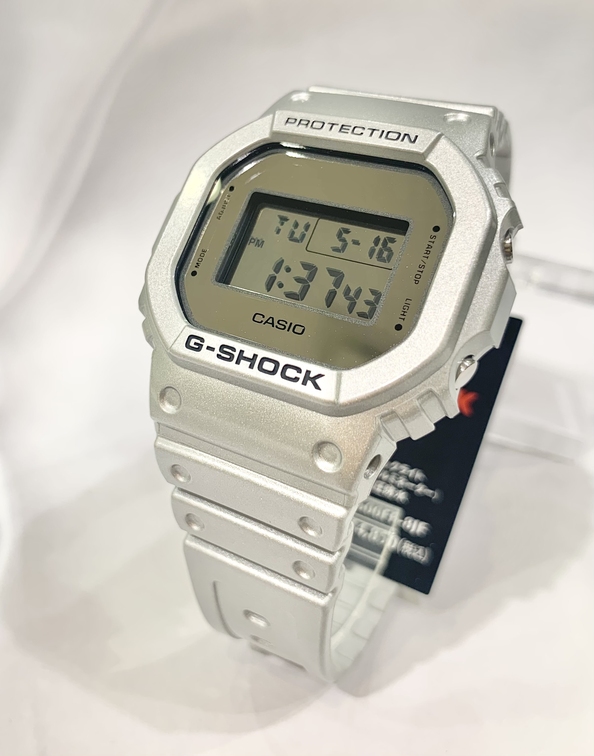 超人気モデル カシオ G-SHOCK GA-700FF-8AJF-