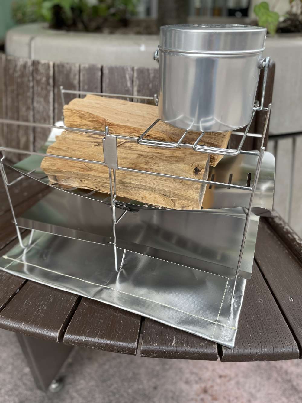 ❤本格的なキャンプに最適❣少ない薪でも充分な火力が得られる実力派♪❤焚き火台 軽くて便利な焚火台のご紹介 | オレンジ | ショップニュース